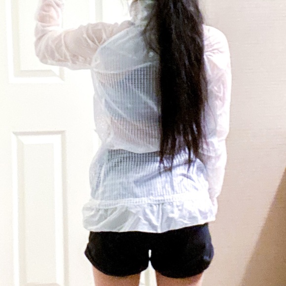 rare Lululemon Run Wild Mesh jacket 2012 - Picture 4 of 7